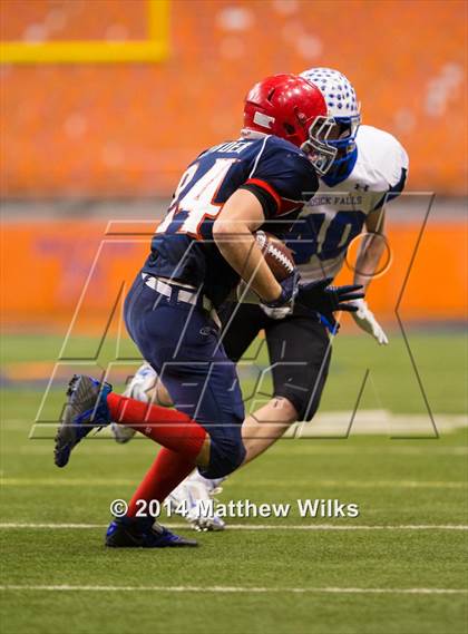 Thumbnail 1 in Hoosick Falls vs. Chenango Forks (NYSPHSAA Class C Final) photogallery.