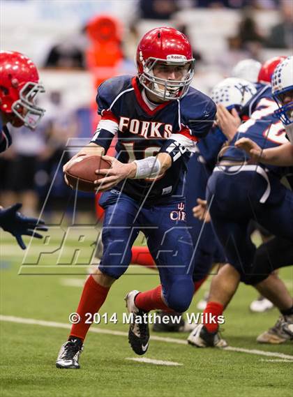 Thumbnail 2 in Hoosick Falls vs. Chenango Forks (NYSPHSAA Class C Final) photogallery.