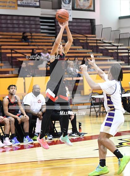 Thumbnail 2 in Oak Hills vs. Valencia photogallery.