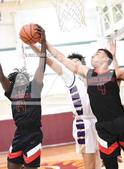 Thumbnail 3 in Oak Hills vs. Valencia photogallery.