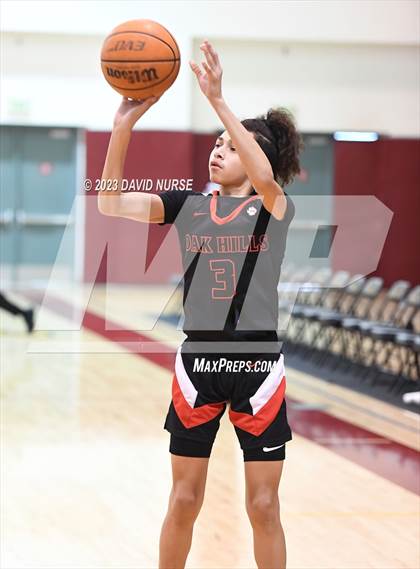 Thumbnail 3 in Oak Hills vs. Valencia photogallery.