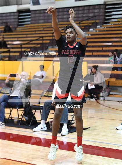 Thumbnail 3 in Oak Hills vs. Valencia photogallery.