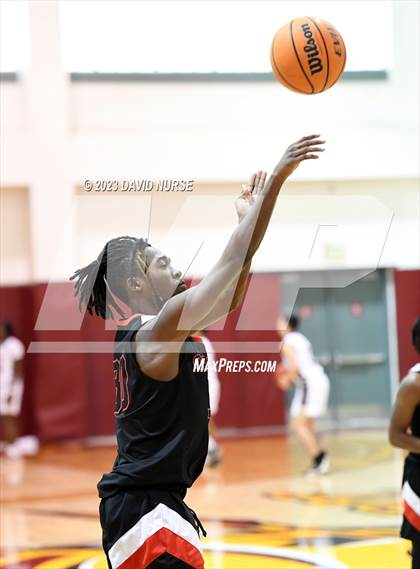 Thumbnail 3 in Oak Hills vs. Valencia photogallery.