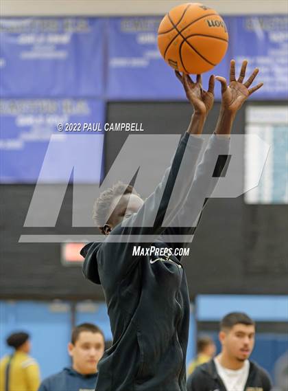 Thumbnail 2 in Yuma Catholic vs Kellis (Winter Hoops Shootout) photogallery.
