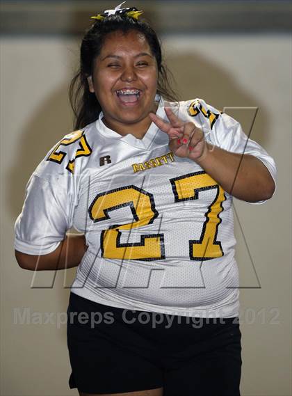 Thumbnail 3 in Gladstone vs. Bassett photogallery.