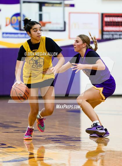 Thumbnail 2 in Centerville @ Bellbrook (Scrimmage) photogallery.