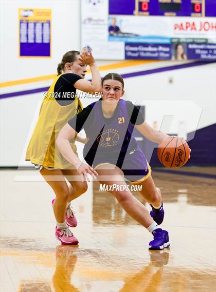Thumbnail 1 in Centerville @ Bellbrook (Scrimmage) photogallery.