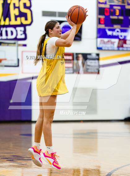 Thumbnail 3 in Centerville @ Bellbrook (Scrimmage) photogallery.