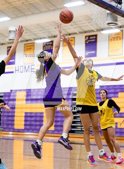 Thumbnail 1 in Centerville @ Bellbrook (Scrimmage) photogallery.