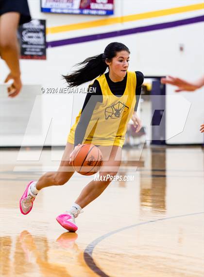 Thumbnail 3 in Centerville @ Bellbrook (Scrimmage) photogallery.