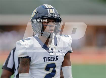 Thumbnail 2 in Lithia Springs vs Douglas County (2022 Inner City Classic) photogallery.