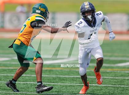 Thumbnail 3 in Lithia Springs vs Douglas County (2022 Inner City Classic) photogallery.