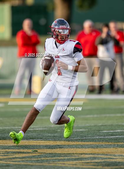 Thumbnail 2 in Central Catholic @ Cass Tech photogallery.