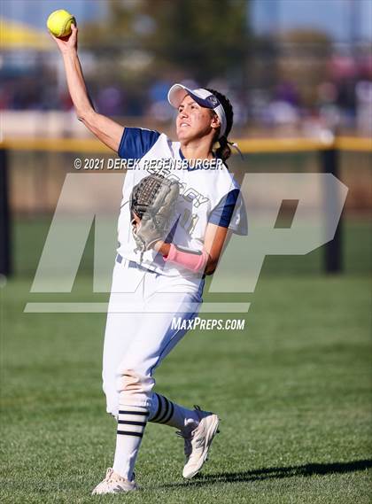 Thumbnail 3 in Broomfield vs Legacy (CHSAA 5A playoff Rd 1) photogallery.