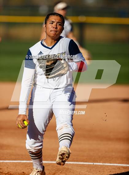 Thumbnail 2 in Broomfield vs Legacy (CHSAA 5A playoff Rd 1) photogallery.