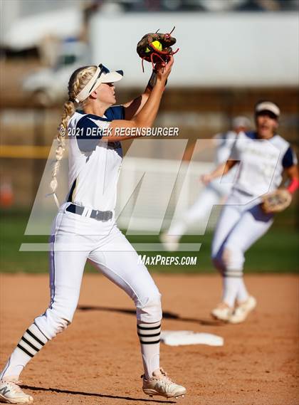 Thumbnail 3 in Broomfield vs Legacy (CHSAA 5A playoff Rd 1) photogallery.