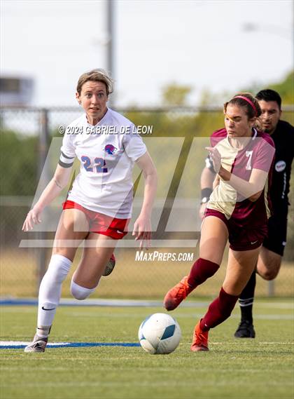 Thumbnail 3 in Rouse vs. Leander (UIL Soccer 5A Region IV Regional Final) photogallery.