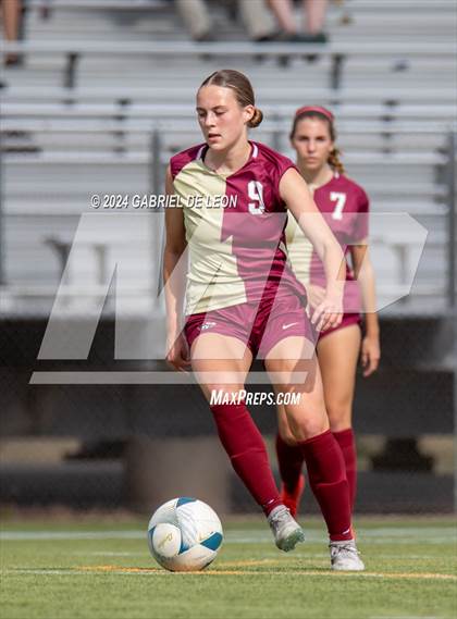 Thumbnail 3 in Rouse vs. Leander (UIL Soccer 5A Region IV Regional Final) photogallery.