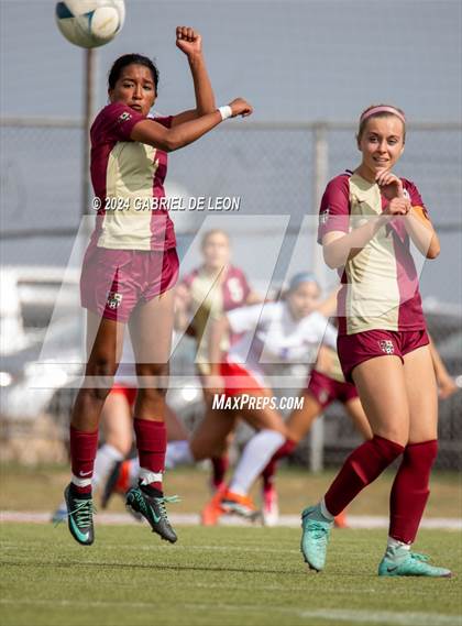 Thumbnail 3 in Rouse vs. Leander (UIL Soccer 5A Region IV Regional Final) photogallery.