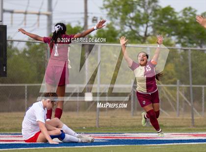 Thumbnail 1 in Rouse vs. Leander (UIL Soccer 5A Region IV Regional Final) photogallery.