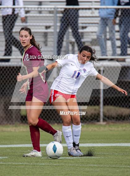 Thumbnail 3 in Rouse vs. Leander (UIL Soccer 5A Region IV Regional Final) photogallery.