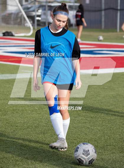 Thumbnail 1 in Rouse vs. Leander (UIL Soccer 5A Region IV Regional Final) photogallery.
