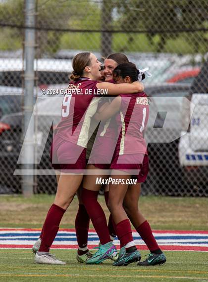 Thumbnail 2 in Rouse vs. Leander (UIL Soccer 5A Region IV Regional Final) photogallery.
