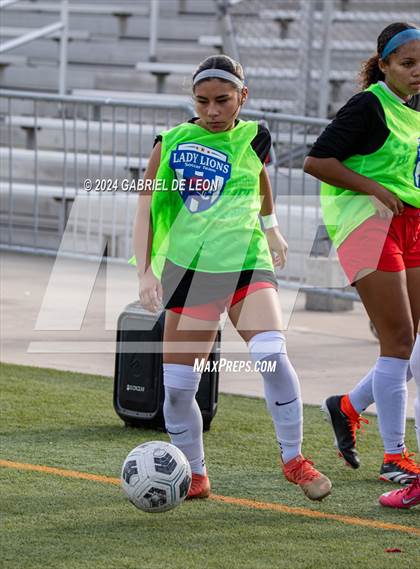 Thumbnail 3 in Rouse vs. Leander (UIL Soccer 5A Region IV Regional Final) photogallery.