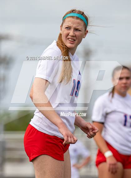 Thumbnail 1 in Rouse vs. Leander (UIL Soccer 5A Region IV Regional Final) photogallery.