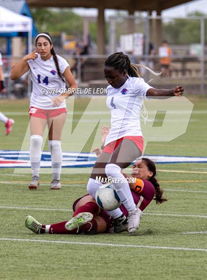 Thumbnail 3 in Rouse vs. Leander (UIL Soccer 5A Region IV Regional Final) photogallery.