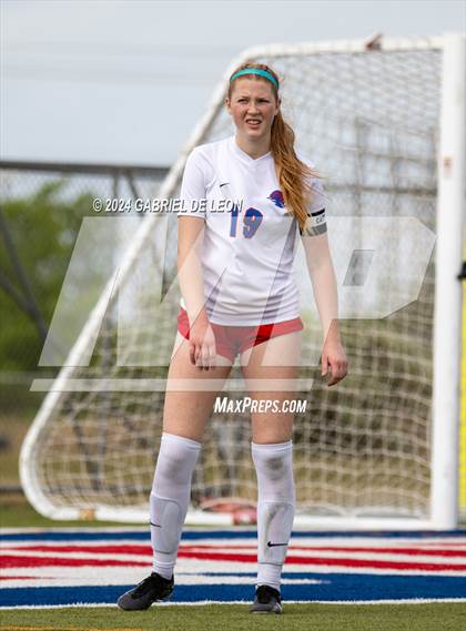 Thumbnail 2 in Rouse vs. Leander (UIL Soccer 5A Region IV Regional Final) photogallery.