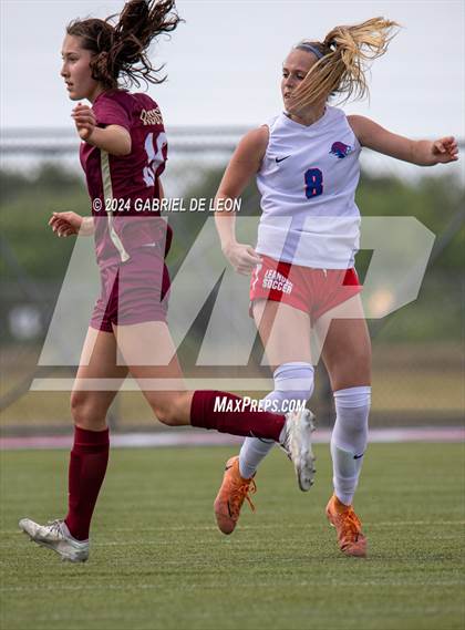 Thumbnail 2 in Rouse vs. Leander (UIL Soccer 5A Region IV Regional Final) photogallery.