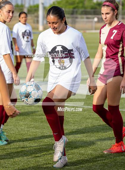 Thumbnail 3 in Rouse vs. Leander (UIL Soccer 5A Region IV Regional Final) photogallery.