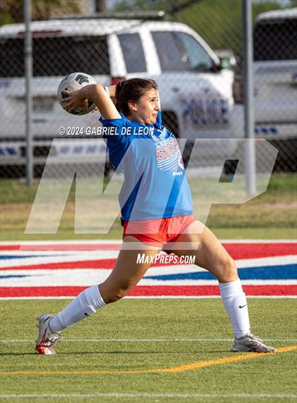 Thumbnail 1 in Rouse vs. Leander (UIL Soccer 5A Region IV Regional Final) photogallery.