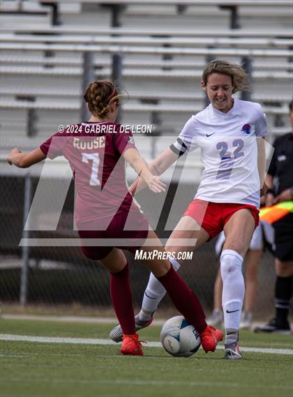 Thumbnail 3 in Rouse vs. Leander (UIL Soccer 5A Region IV Regional Final) photogallery.