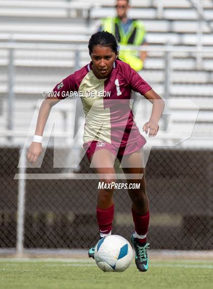 Thumbnail 2 in Rouse vs. Leander (UIL Soccer 5A Region IV Regional Final) photogallery.