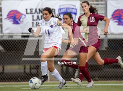 Thumbnail 3 in Rouse vs. Leander (UIL Soccer 5A Region IV Regional Final) photogallery.