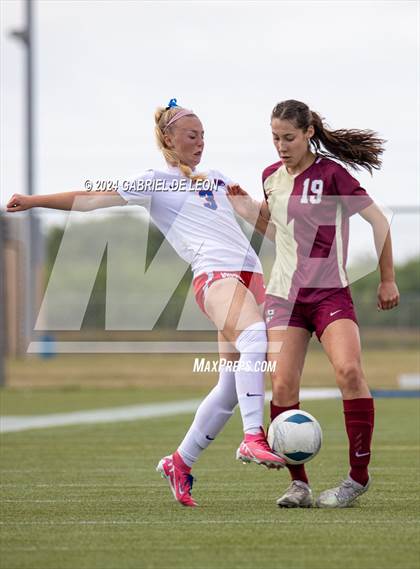 Thumbnail 1 in Rouse vs. Leander (UIL Soccer 5A Region IV Regional Final) photogallery.