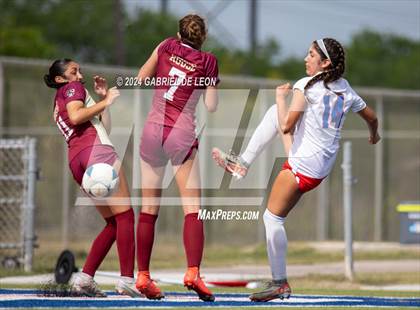 Thumbnail 2 in Rouse vs. Leander (UIL Soccer 5A Region IV Regional Final) photogallery.