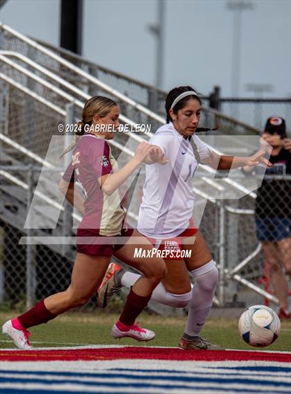 Thumbnail 2 in Rouse vs. Leander (UIL Soccer 5A Region IV Regional Final) photogallery.