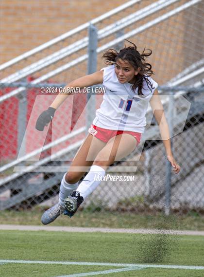 Thumbnail 2 in Rouse vs. Leander (UIL Soccer 5A Region IV Regional Final) photogallery.