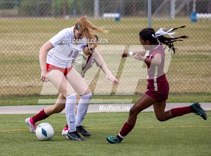 Thumbnail 1 in Rouse vs. Leander (UIL Soccer 5A Region IV Regional Final) photogallery.