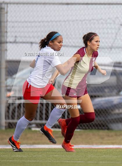 Thumbnail 1 in Rouse vs. Leander (UIL Soccer 5A Region IV Regional Final) photogallery.