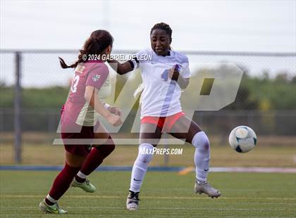 Thumbnail 2 in Rouse vs. Leander (UIL Soccer 5A Region IV Regional Final) photogallery.