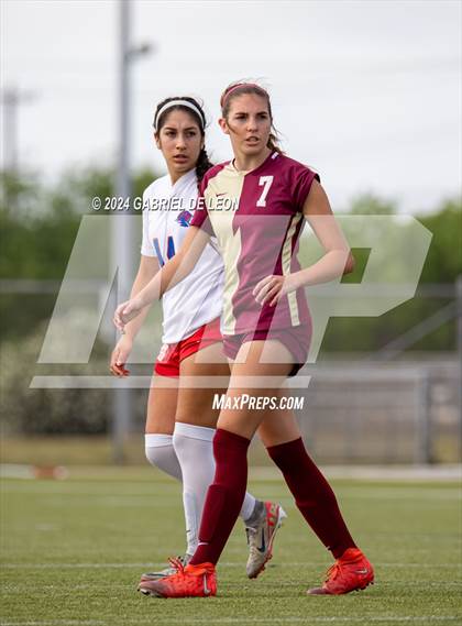 Thumbnail 1 in Rouse vs. Leander (UIL Soccer 5A Region IV Regional Final) photogallery.