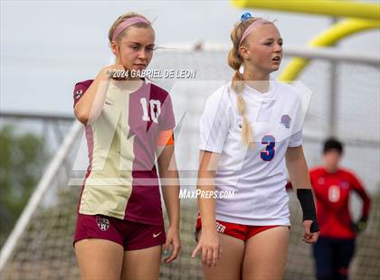 Thumbnail 1 in Rouse vs. Leander (UIL Soccer 5A Region IV Regional Final) photogallery.