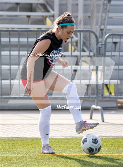 Thumbnail 1 in Rouse vs. Leander (UIL Soccer 5A Region IV Regional Final) photogallery.