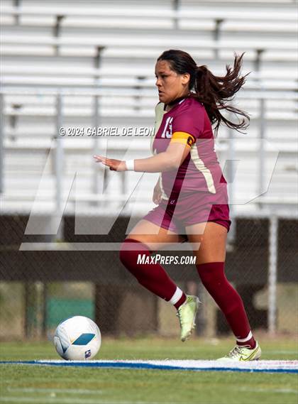 Thumbnail 3 in Rouse vs. Leander (UIL Soccer 5A Region IV Regional Final) photogallery.