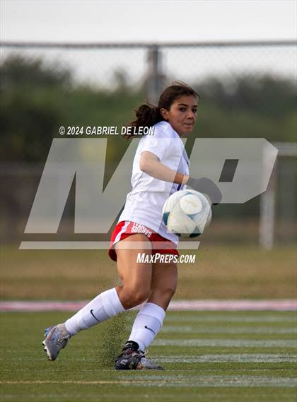 Thumbnail 1 in Rouse vs. Leander (UIL Soccer 5A Region IV Regional Final) photogallery.