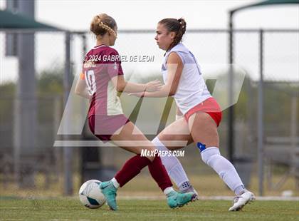 Thumbnail 3 in Rouse vs. Leander (UIL Soccer 5A Region IV Regional Final) photogallery.